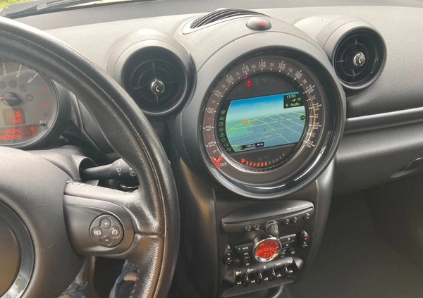 MINI Countryman cena 53900 przebieg: 146000, rok produkcji 2016 z Józefów małe 436